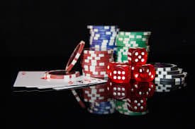 Antarmuka platform lyto menampilkan taruhan sepak bola, kasino langsung, dan slot casino